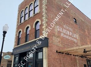 6 E Downer Pl UNIT 300, Aurora, IL 60505