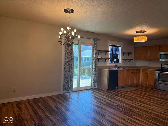 5th image of 10965 Sweetsen Rd