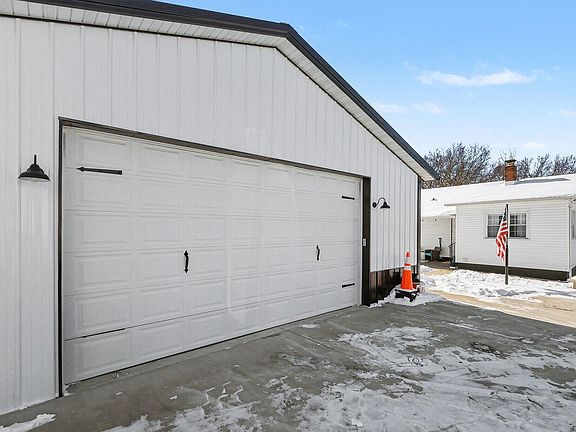 3rd image of 11 Judith St