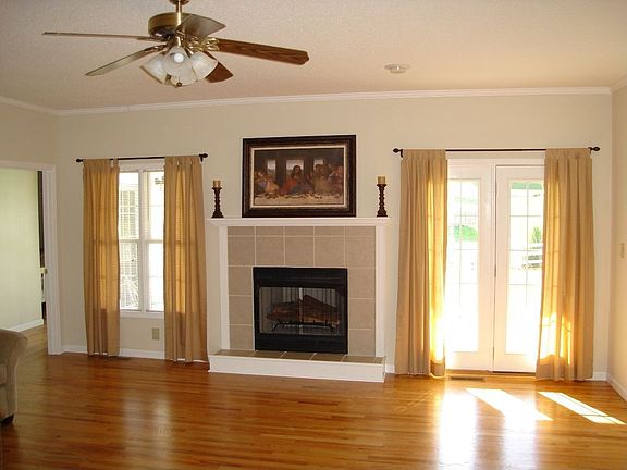 2nd image of 1180 Glen Abbey Way