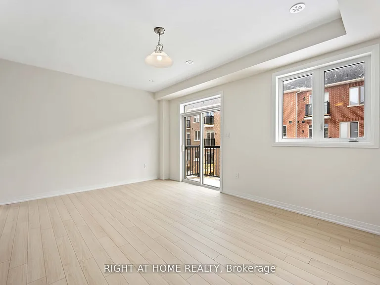 31 Sissons Way — Photo 13