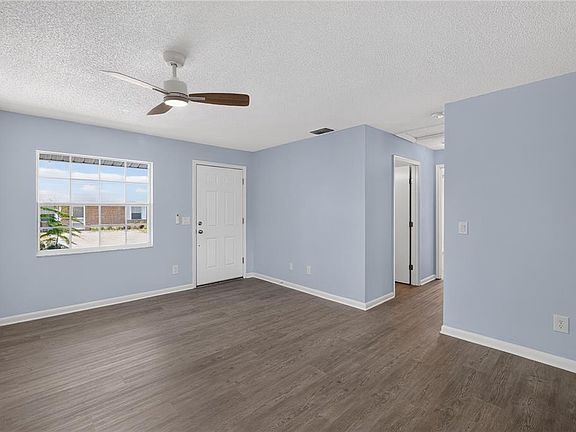 3rd image of 1432 THOUSAND ROSES DRIVE S