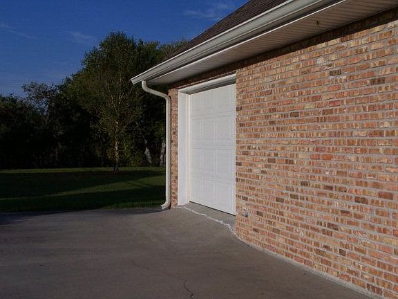 4th image of 4121 Bayou Estates Dr