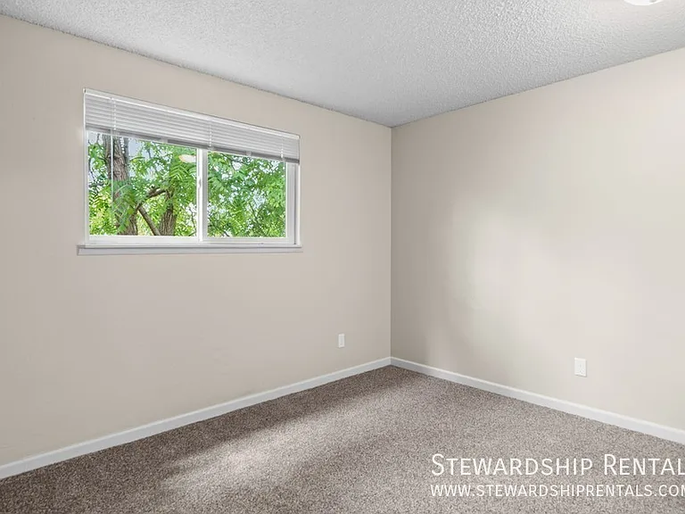 1359 Liberty St NE — Photo 14