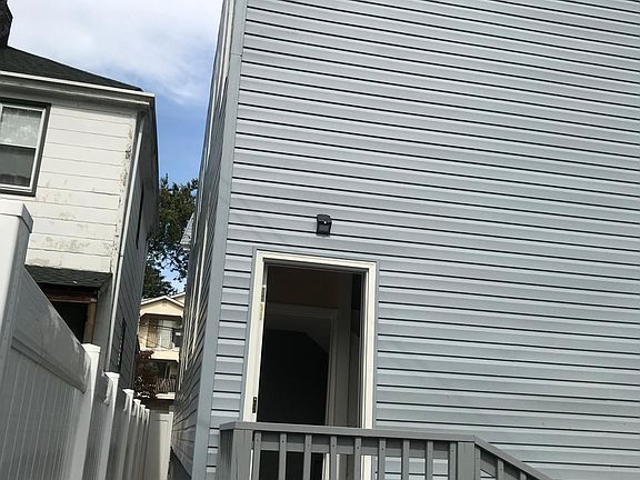 4th image of 194 Oakwood Pl
