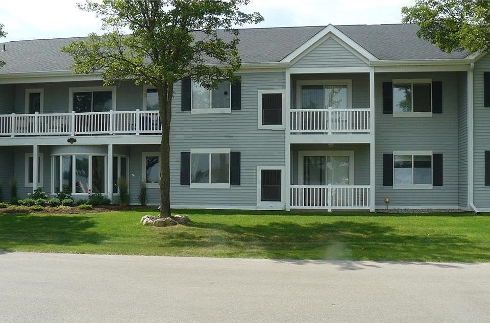 1st image of 1127 S Lake Dr Unit 102