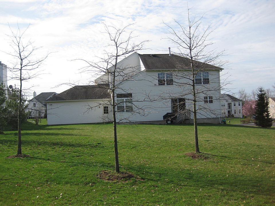 2nd image of 208 Creekside Dr