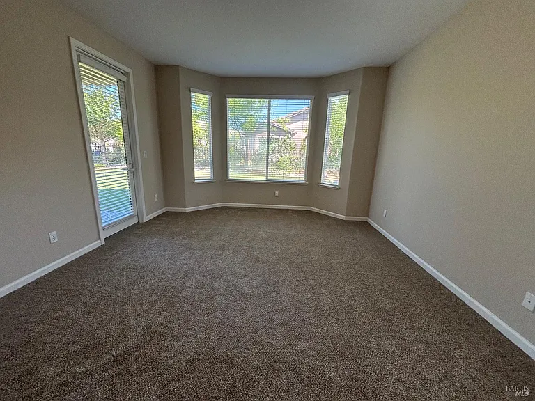 505 Marianna Pl — Photo 4