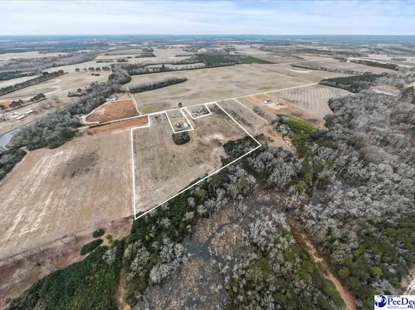 2 Bryant St, Darlington, SC 29540