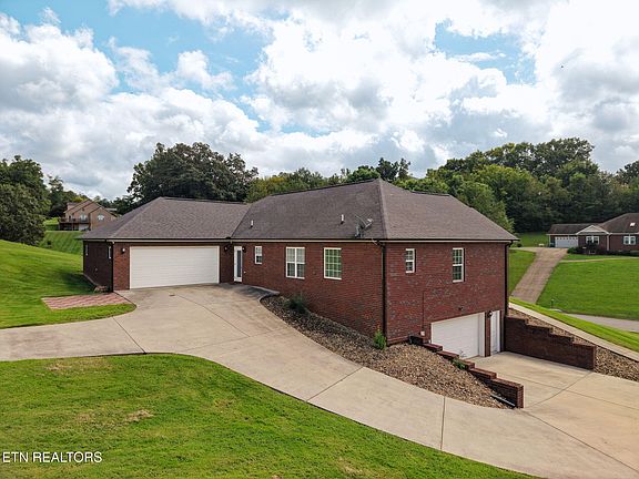 4th image of 3038 Waters Edge Dr