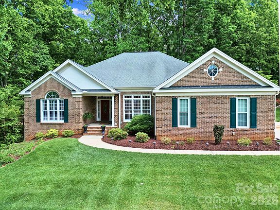 2nd image of 160 Fernbrook Dr