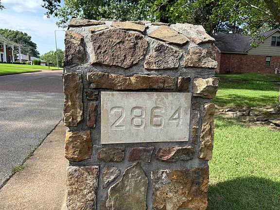 5th image of 2864 Crooked Oak Dr
