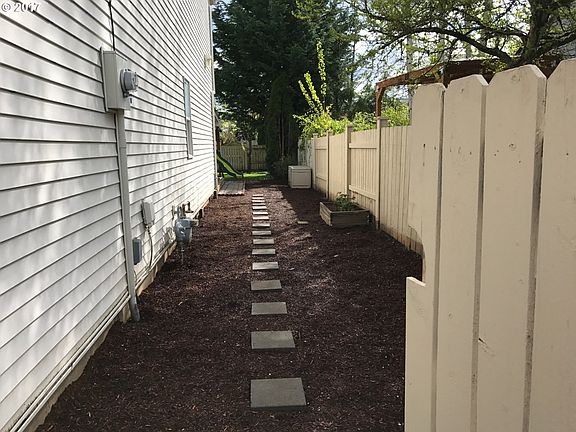 3rd image of 2711 SE 172nd Pl