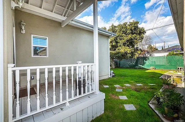 2530 S Bentley Ave — Photo 5