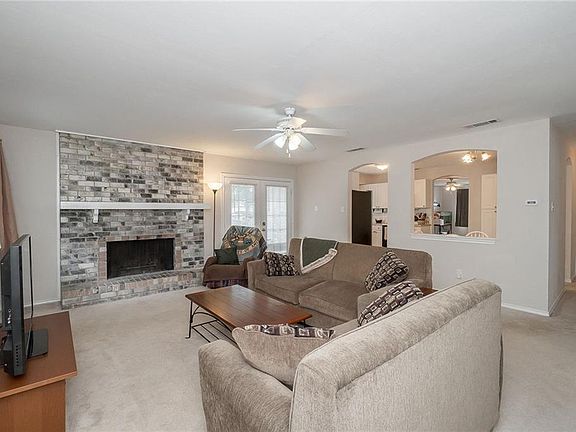 2nd image of 1402 Cotillion Dr