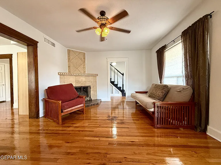611 New York Ave — Photo 3