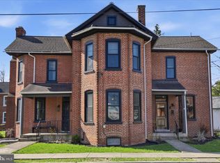 5890 Main St, East Petersburg, PA 17520