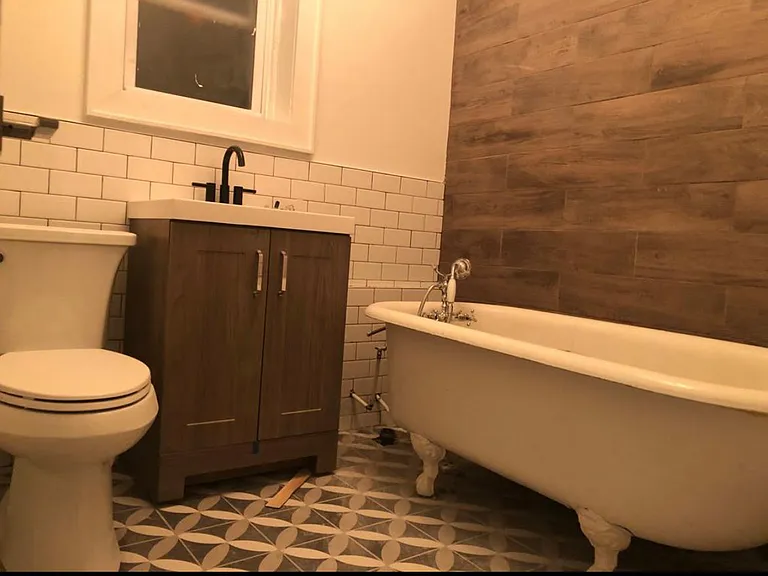 261 Hutton St #3R — Photo 5