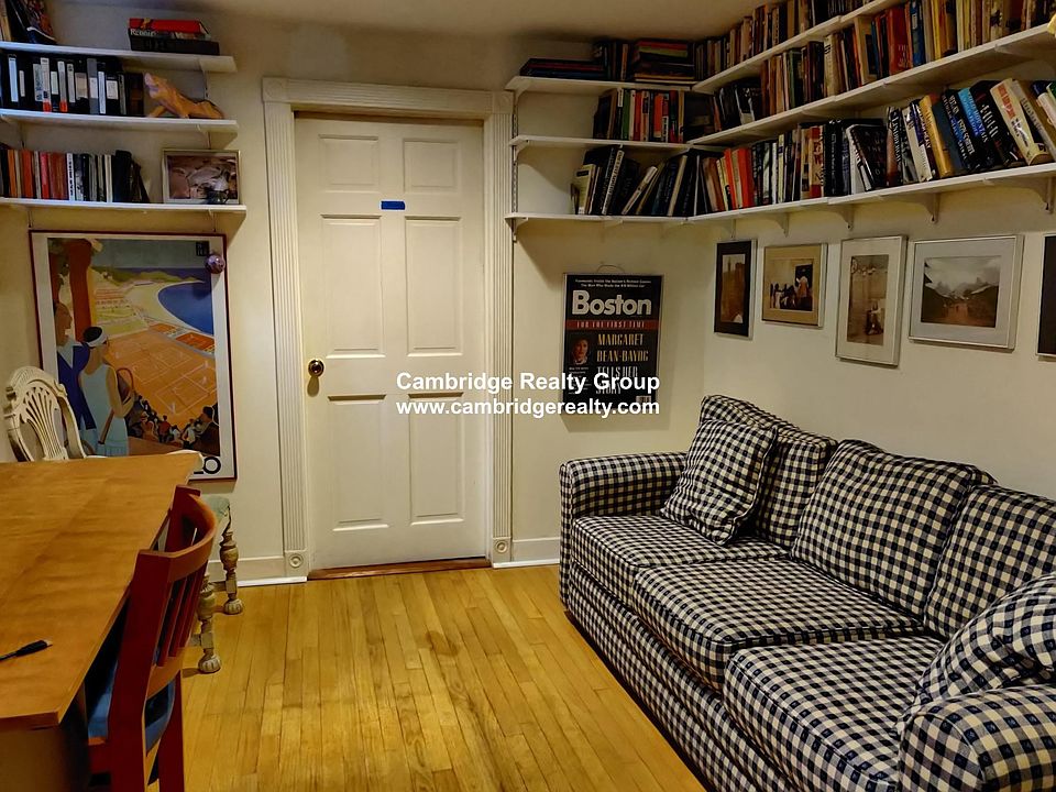 2nd image of 14 Farwell Pl