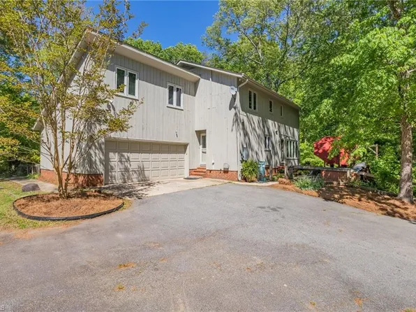 7715 Betsy Bruce Ln, Summerfield, NC 27358