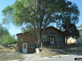 114 E Walnut St, Rawlins, WY 82301
