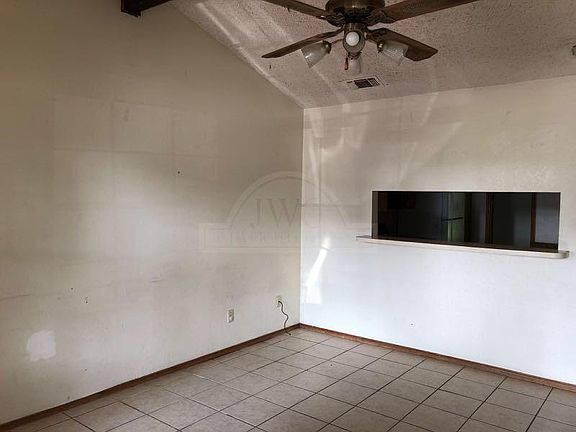 2nd image of 1903 Windward Dr #B