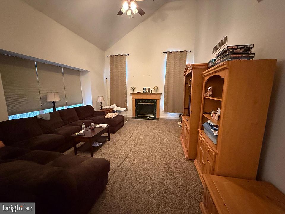 89 Hillside Ln, Mount Laurel, NJ 08054 | Zillow