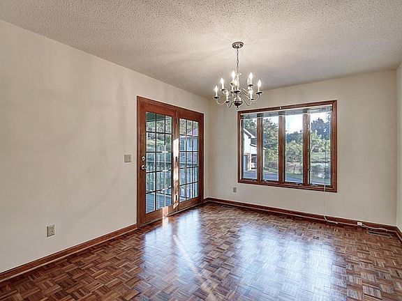5th image of 2237 Miami Dr