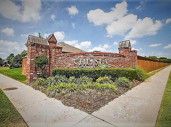 Neighborhood Entrance