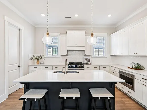 603 Blueway Ave, Summerville, SC 29486