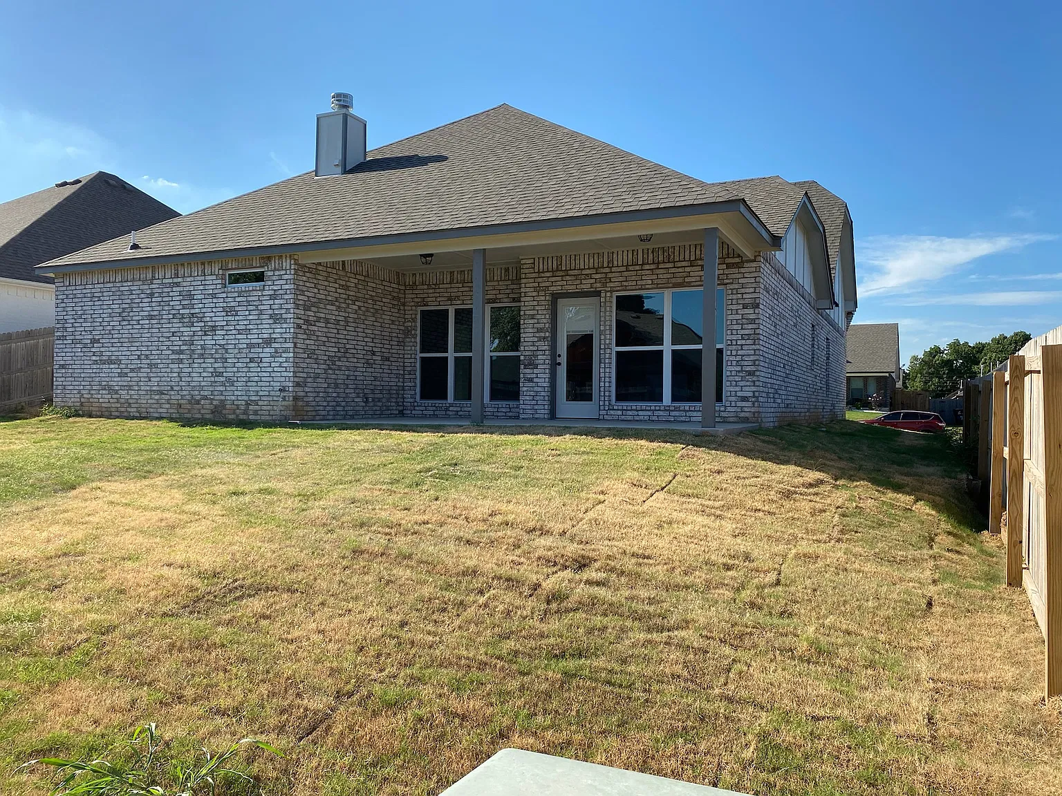 4 bed, 1931 sqft, $2,500 — Photo 4