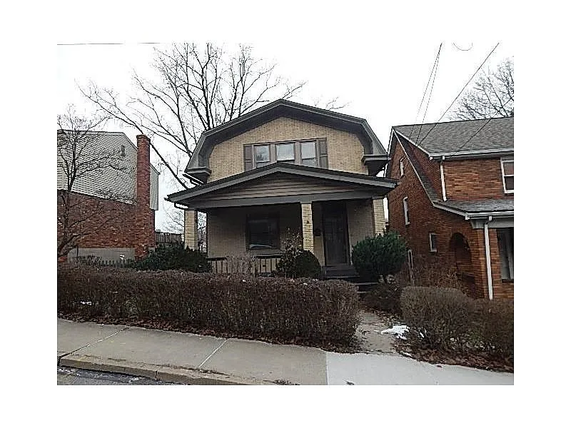 3092 Eastmont Ave photo 1