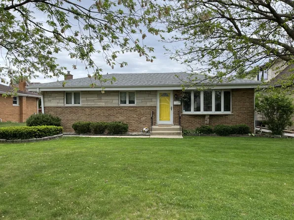 6121 Hawthorne St, Rosemont, IL 60018