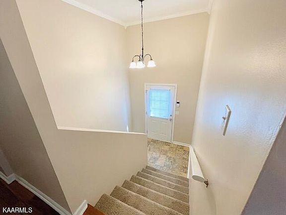 4th image of 555 Joshua Dr