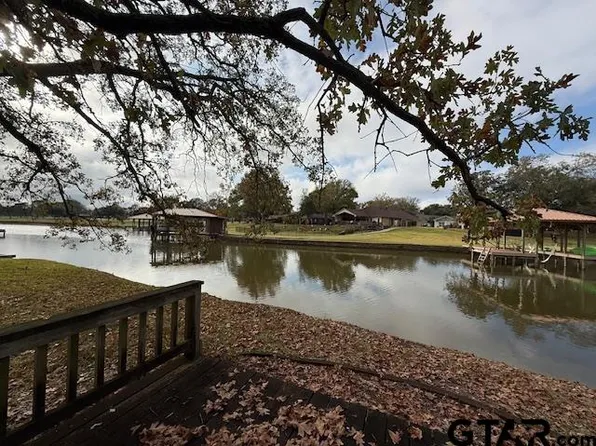 110 Williamsburg Ln, Bullard, TX 75757