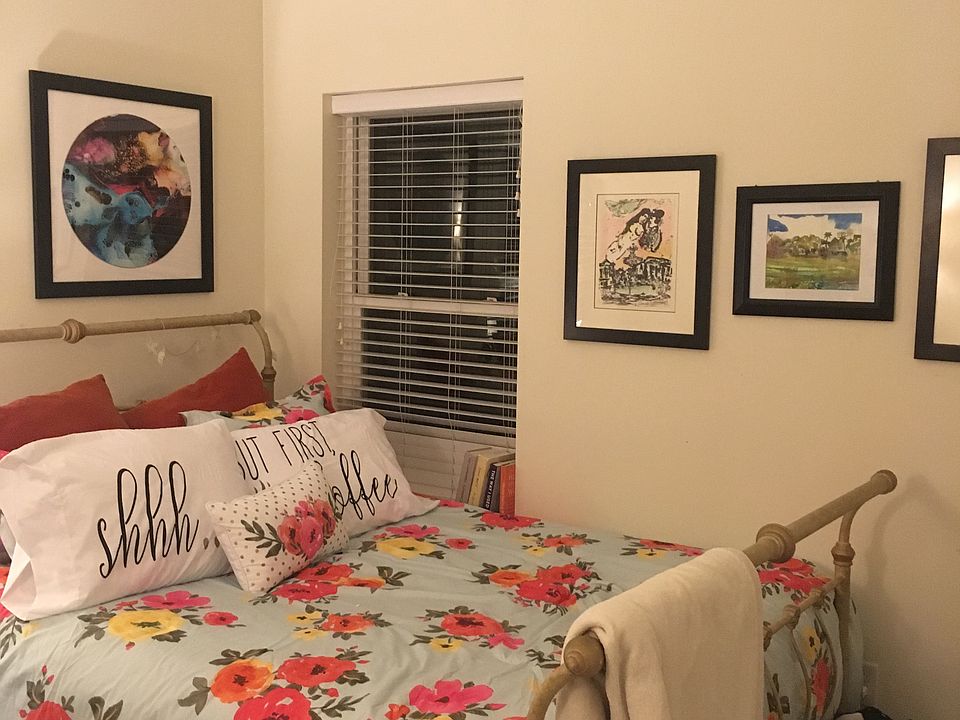 Bedroom - Room for Queen Size bed + Dresser and Mirror