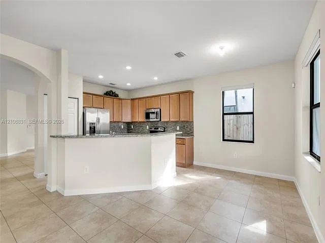 4 bed, 3.5 bath, 2650 sqft, $5,400 — Photo 3