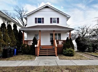 14 Hillside Ave, Lynbrook, NY 11563