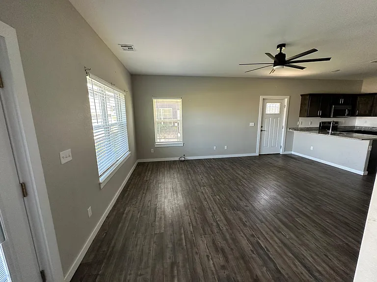 2527 S Adele Ave — Photo 10