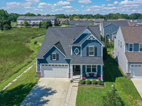 303 Fletcher St, Wixom, MI 48393
