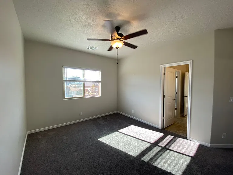 3403 E 2890 S — Photo 14