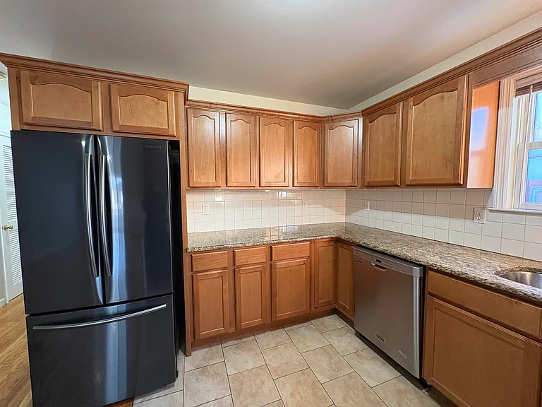 37 Reservoir Ave — Photo 6