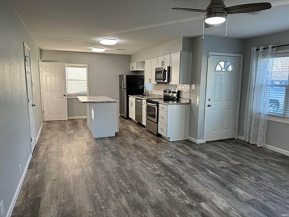 4th image of 2809 S Eastlawn Ct