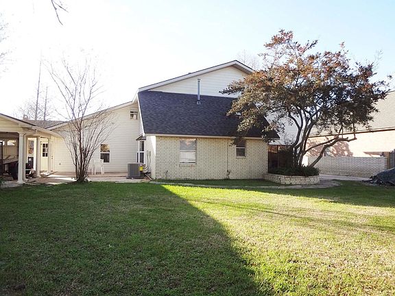 3rd image of 4413 Lake Sherwood Ave E