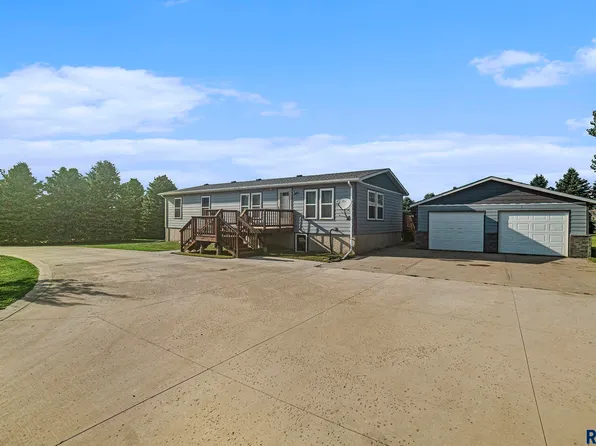 48196 Kim Cir, Brandon, SD 57005