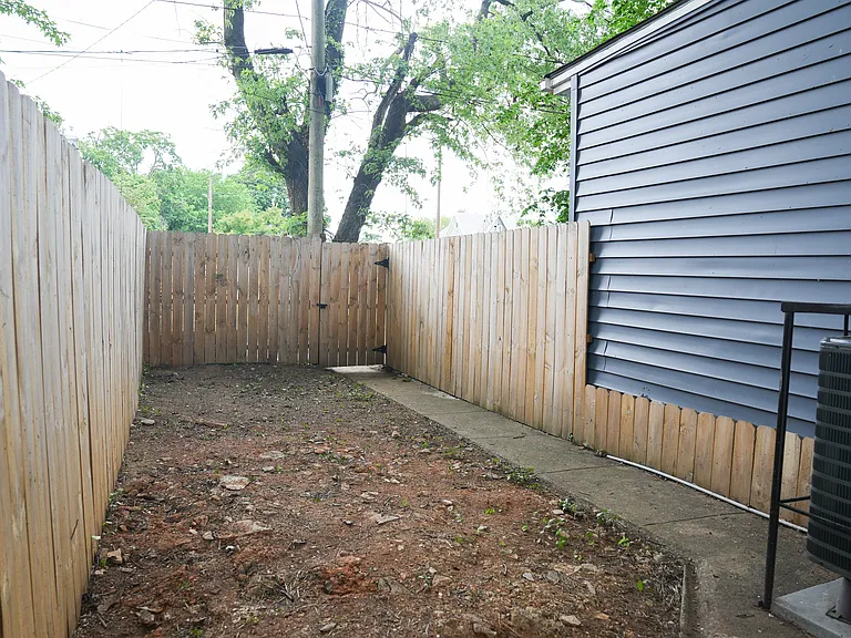 418 Freeman St — Photo 8