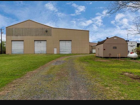 2nd image of 3867 Lansing Switch Rd