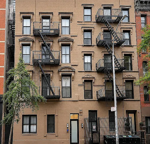 404 W 51st St #1A — Photo 11