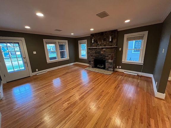 3rd image of 1886 Woodland Ave