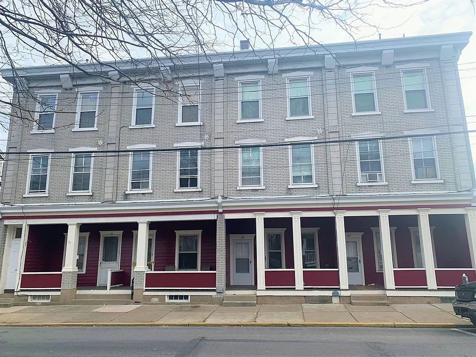 110-118 E Center St